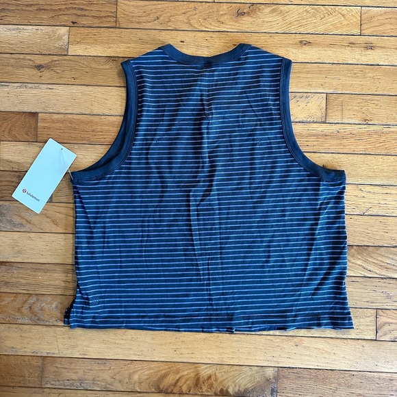 Lululemon Classic-fit Cotton blend tank - Picture 2 of 6